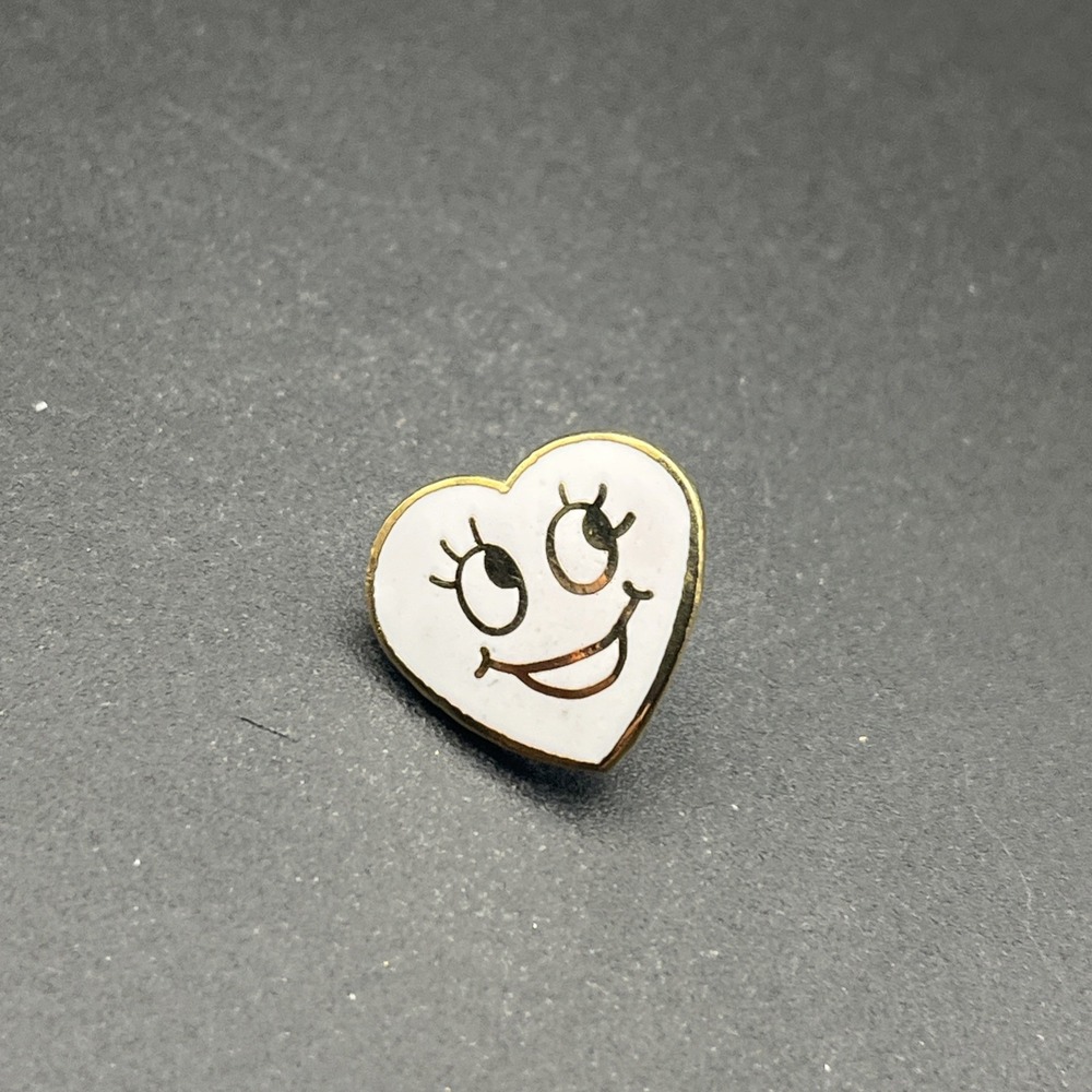 Whit Heart With A Face Smile Lapel Hat Pin